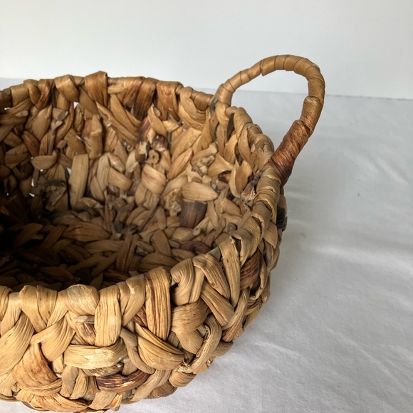 woven basket round with handles hyacinth rattan decor - Picture 3 of 13